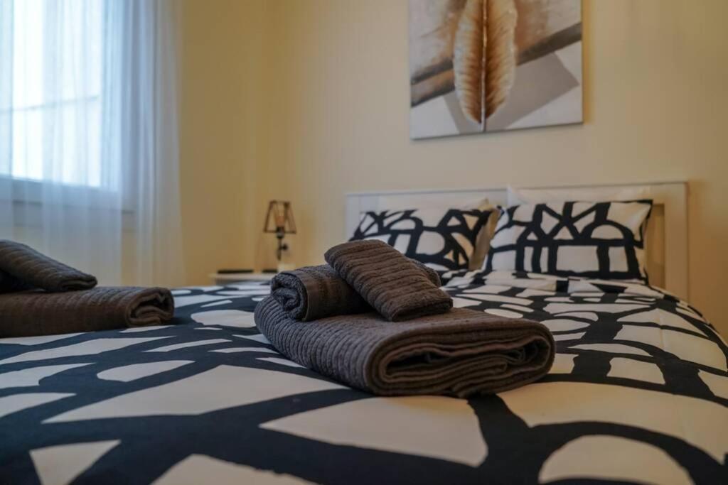 Modern Apartment In The City Center Ioannina Ngoại thất bức ảnh