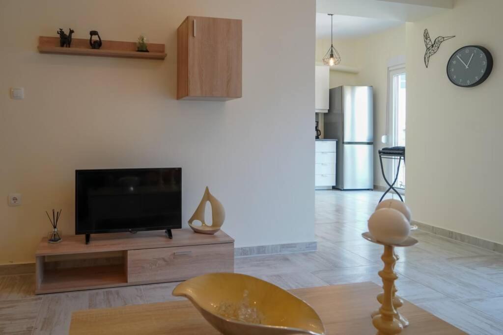 Modern Apartment In The City Center Ioannina Ngoại thất bức ảnh