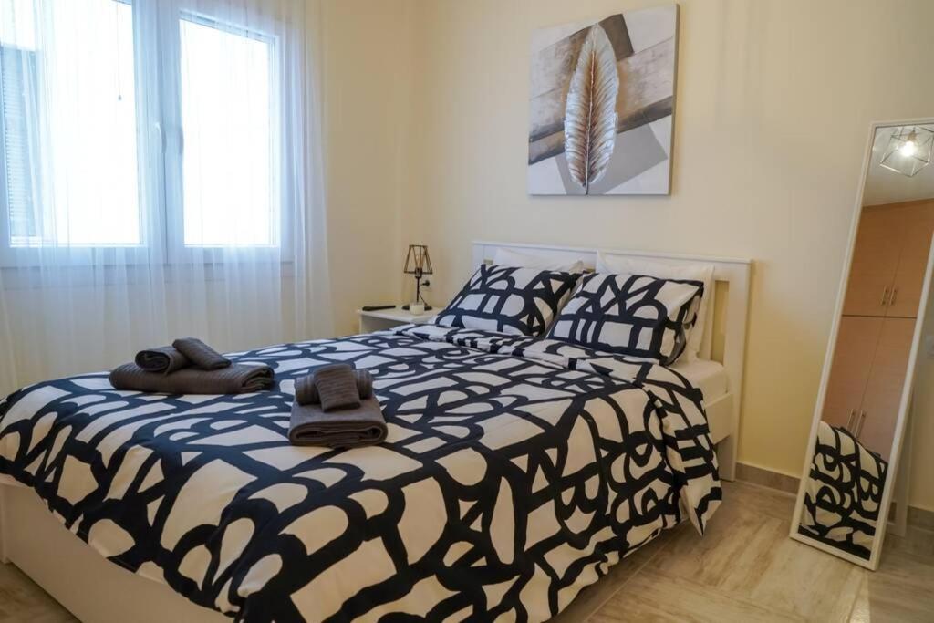 Modern Apartment In The City Center Ioannina Ngoại thất bức ảnh